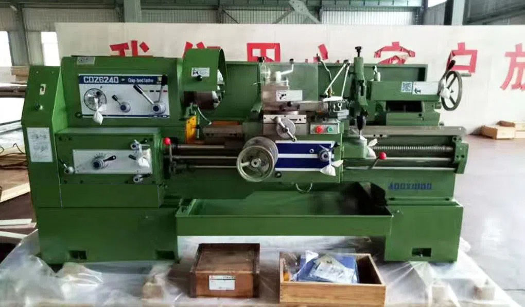 Light Type Conventional Lathe Machine