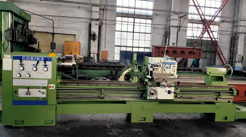 Universal Horizontal Lathe